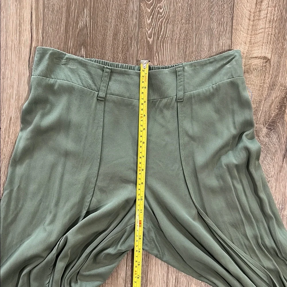 Like new - MAURICES Flowy Olive Green Culotte Pants - Picture 8 of 9